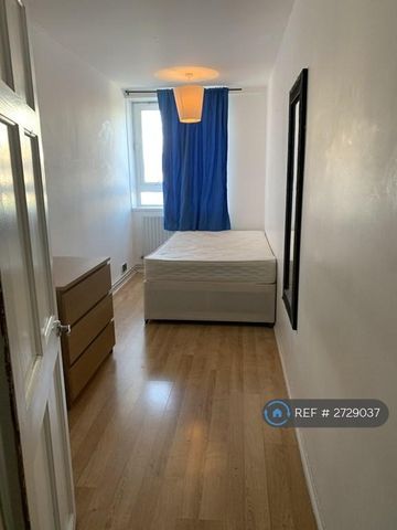 3 bedroom flat to rent - Photo 4