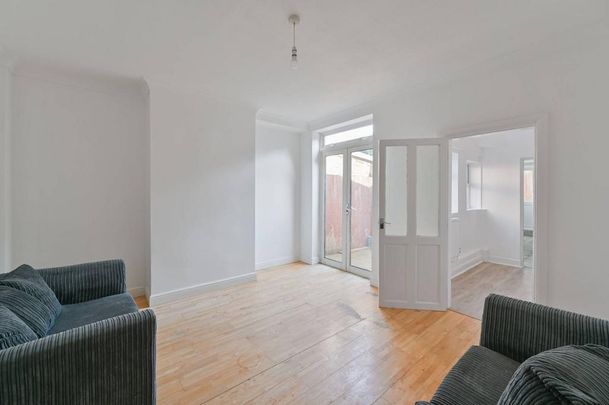 3 bedroom terraced house to rent - Photo 1