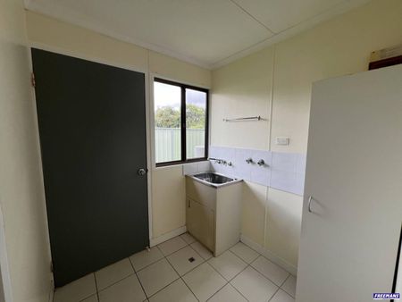 Unit in complex of 3 - Photo 2