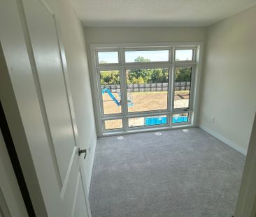 For Lease - 23 Bluebird Lane, Barrie, Ontario - Photo 4