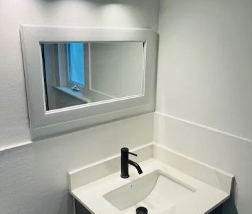 2961 Lakeshore Boulevard W #4 - Photo 5