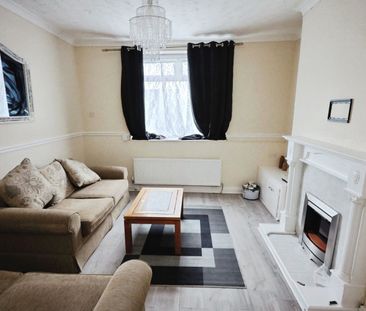 2 bedroom House To Let - Photo 3