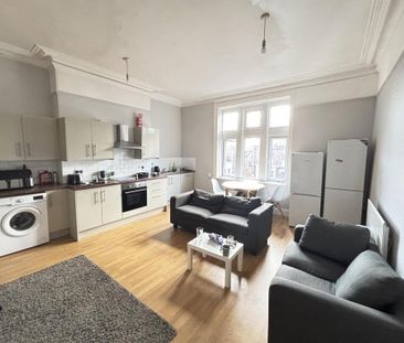 4 bedroom flat to rent - Photo 3