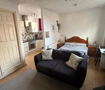 Studio to rent - Photo 2