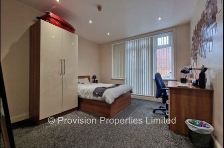 8 bedroom student accommodation - Photo 4