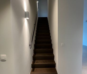 Luxe nieuwbouwwoning te huur in het hartje van Waregem - Photo 2