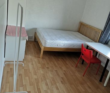 Room in a Shared Flat, Orlescote Road, CV4 - Photo 4