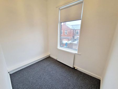 3 bedroom terraced house to rent - Photo 5