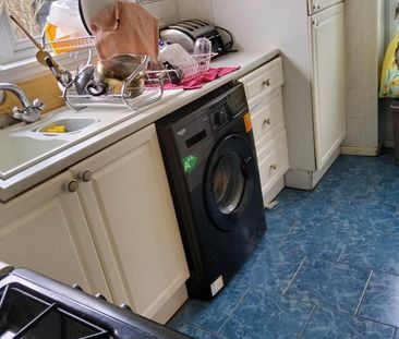 Room in a Shared House, Bonnington Walk, BS7 - Photo 6