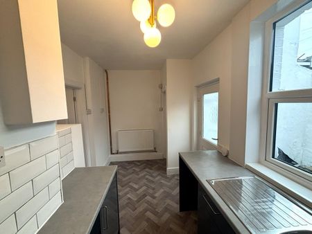 2 bedroom terraced house to rent - Photo 3