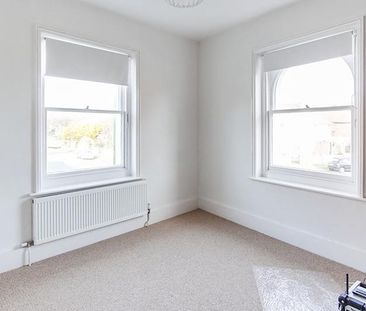 2 bedroom house to rent St. Augustine Road, Littlehampton, BN17 - Photo 3