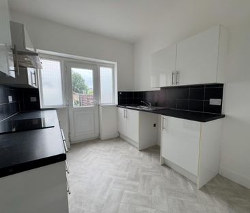 2 bedroom terraced house to rent - Photo 3