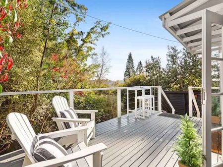 Mountain Cottage Delight - Property Partly Furnished - Photo 3