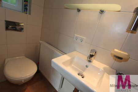 Miete inkl. Nebenkosten: 690 € pro Monat, plus Strom, plus Heizung - Photo 2