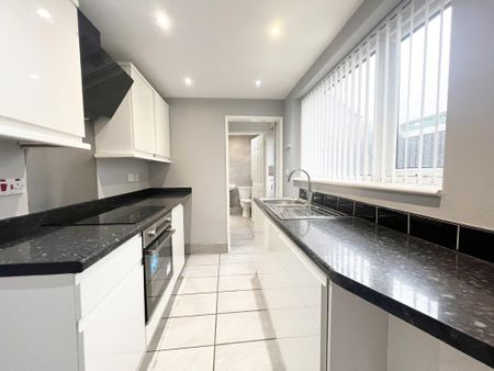 2 bedroom semi-detached house to rent - Photo 2