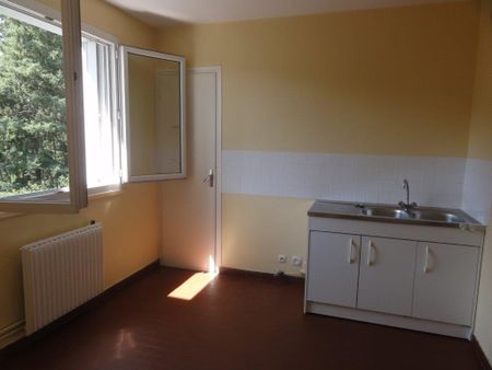 Location Appartement 2 pièces 43m² LE CREUSOT 71200 - Photo 3