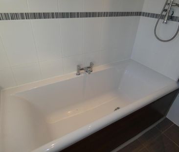 3 bedroom detached house to rent - Photo 4