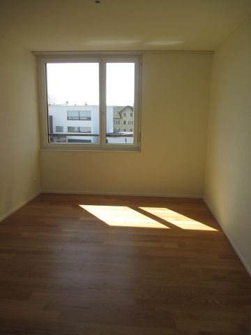 Grosszügige, moderne 3.5-Zimmerwohnung in Emmen - Foto 2