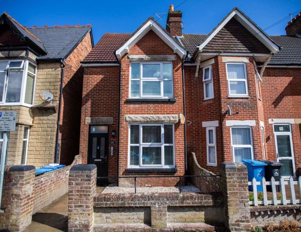 Kingston Road Room 4 - Photo 1