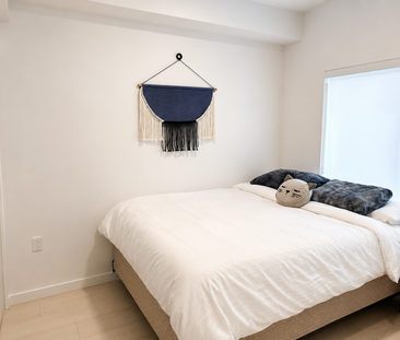 Chic 1 Bed+ Den Condo In Strathcona. Undgr. Parking Stall. Two Stor... - Photo 1