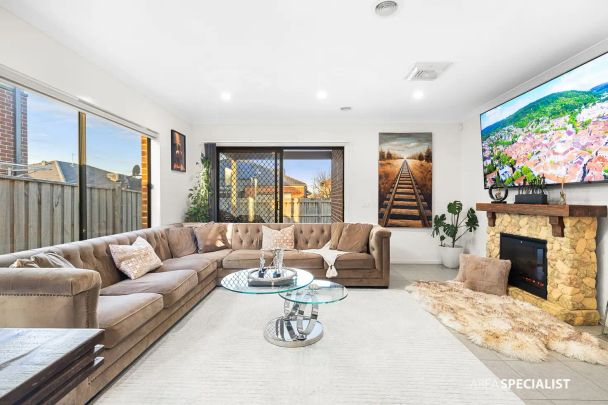 “Modern Family Living in Prime Point Cook Location!” - Photo 1