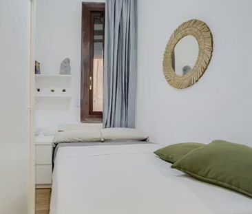 Carrer dels Cecs de la Boqueria, Barcelona, Catalonia 08002 - Photo 3