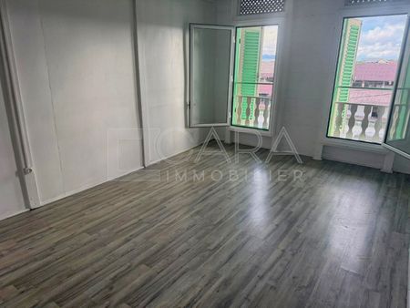 Location Appartement 4 pièces 75m² CAYENNE 97300 - Photo 4