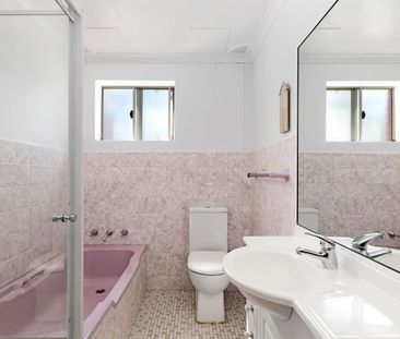 Spacious Two Bedroom Unit - Photo 5