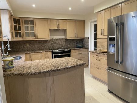 For Lease - 5171 Hidden Valley Court, Mississauga, Ontario - Photo 4