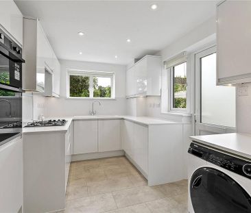 4 bedroom semi-detached house to rent - Photo 6