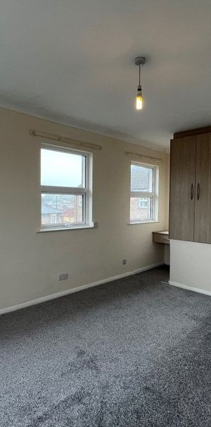 High Street - Photo 1