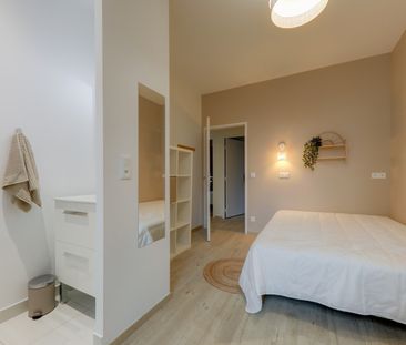 IVRY Roommate 4 Bedrooms at Lyon 4e - Photo 2
