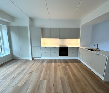 Lys 4-værelses lejlighed med altan i Nørresundby - Photo 6