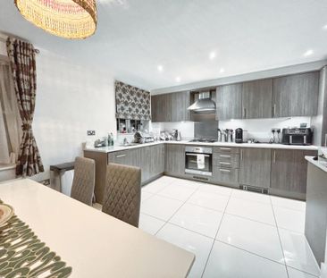 3 bedroom semi-detached house to rent - Photo 3