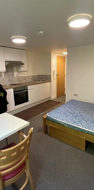 Studio to rent - Photo 1
