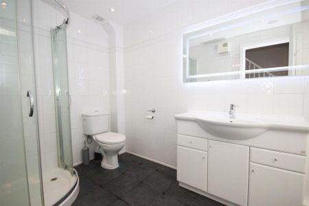 5 bedroom house to rent - Photo 2