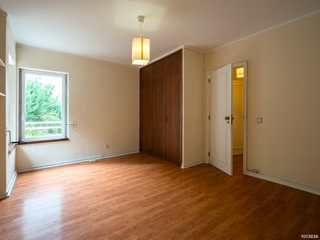 Apartamento T2 sem móveis inserido em condomínio em S. João Estoril - Photo 4