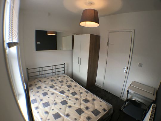 3 Bed - 1 Harold Mount, Hyde Park, Leeds - LS6 1PW - Student - Photo 1