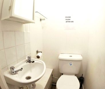 Student Accommodation, 39 Monks Road, Lincoln, Lincolnshire, LN2 5HN - Photo 3