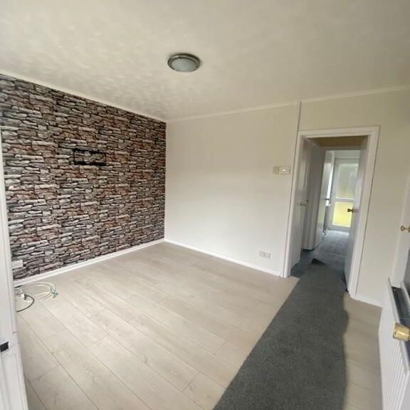 11 Winchester Park, Londonderry, BT47 6TT - Photo 1
