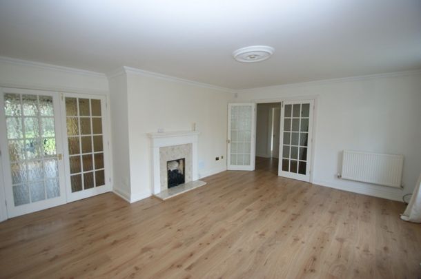 Oakdene, Beaconsfield, Bucks,HP9 - Photo 1