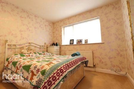 5 bedroom end of terrace house to rent - Photo 5