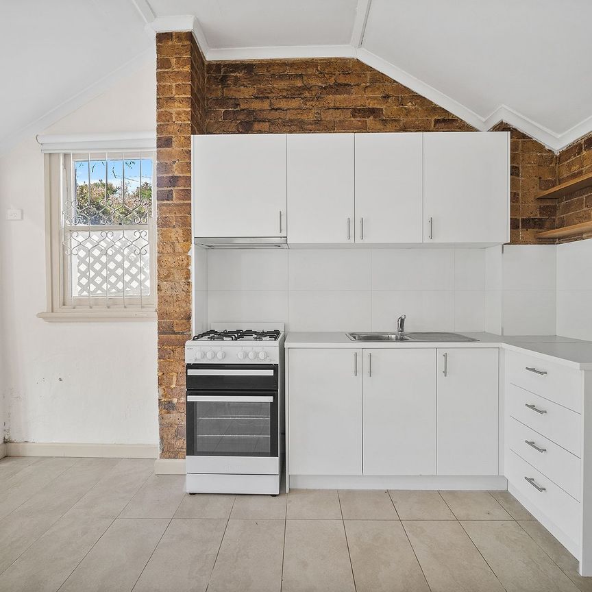 Neat 2-Bedroom Home in Small Complex of 3 - Photo 1