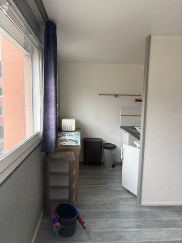STUDIO MEUBLE AVEC PARKING - Photo 5