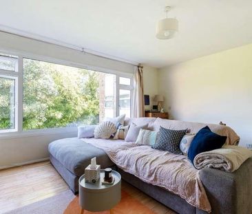 Davos Close, Woking, GU22 - Photo 1