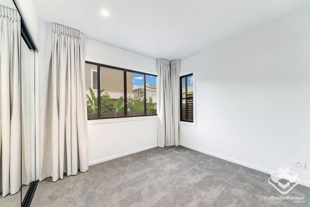 Luxurious Four Bedroom Terrace Home - Photo 1