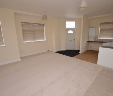 2 Bedroom Ground Floor Flat - Photo 1