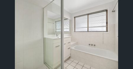 Fresh 4 Bedroom Home - Photo 5