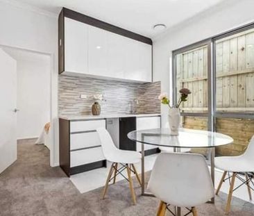 Stunning 2 Bedroom Granny in Flat Bush - Photo 5