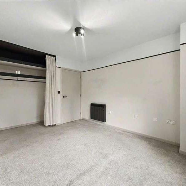 Amberside Court Hardings Close, HP3 - Photo 1